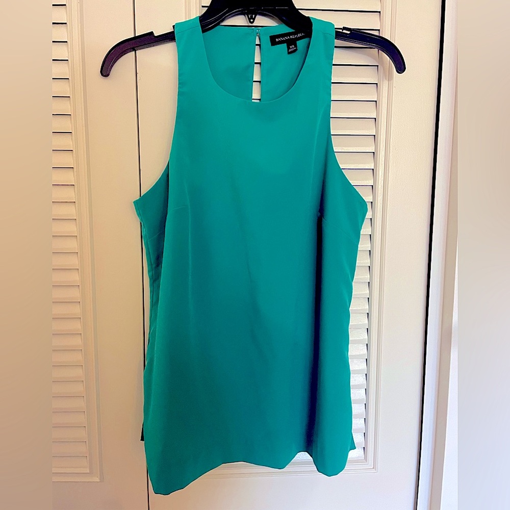 Perfect Banana Republic work top - pair with a suit or cardigan